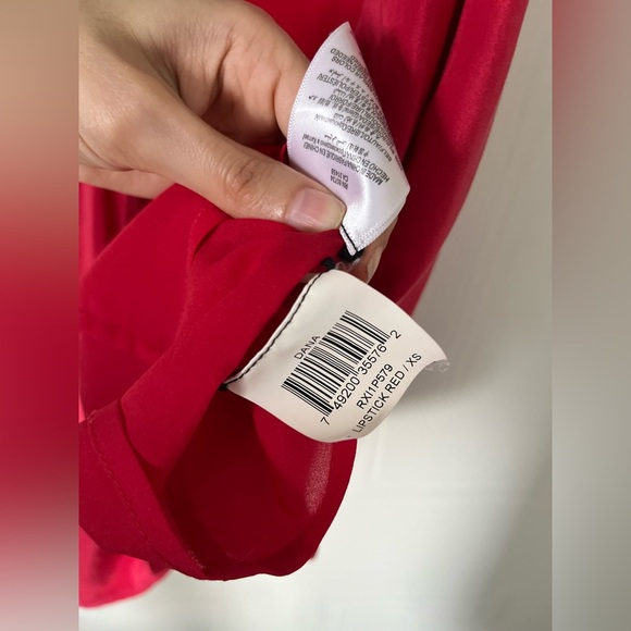 BCBGMaxzaria 100 % SILK Hi-Low Top in Lipstick Red XS - Picture 10 of 16